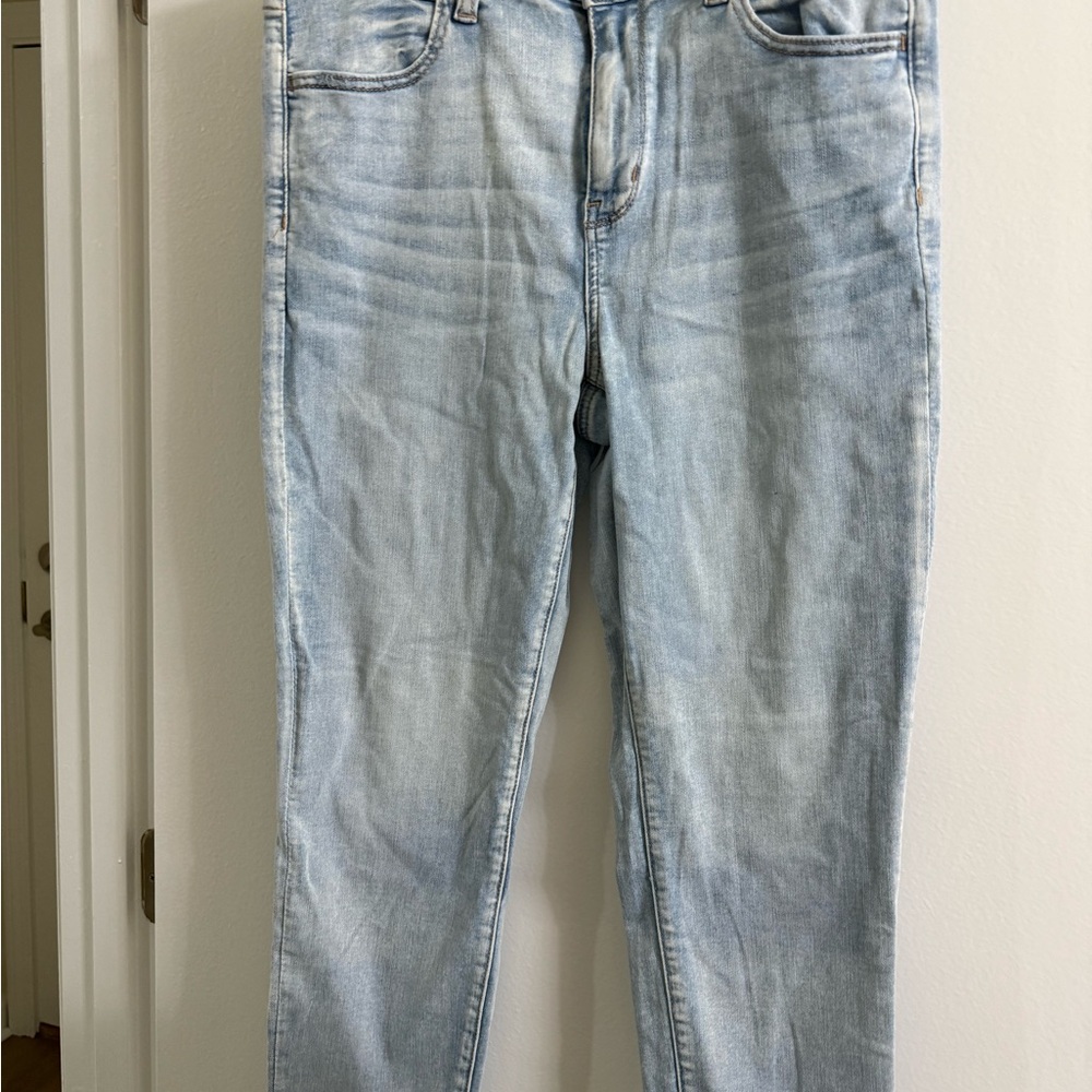 American Eagle Light Wash Blue Jeans – Women’s Size 14
